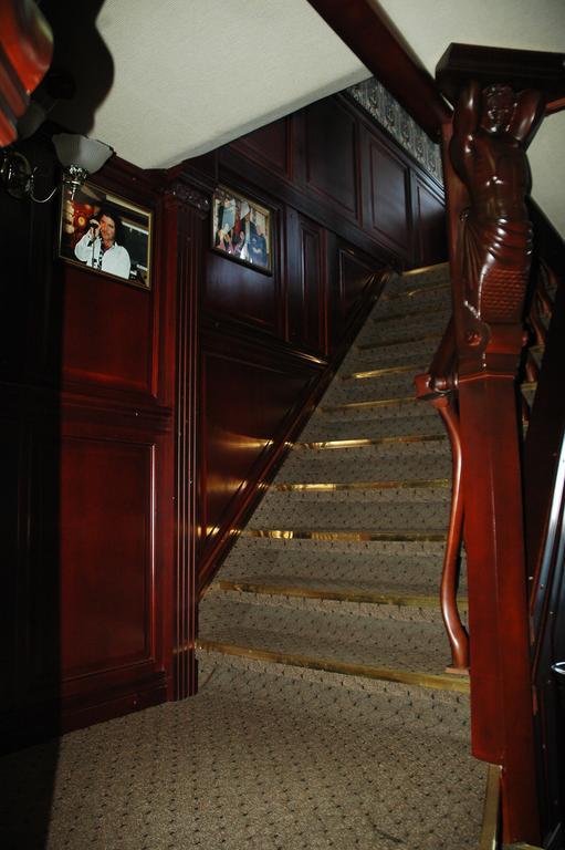Bogdan Khmelnytskyi Hotel Kijev Kültér fotó