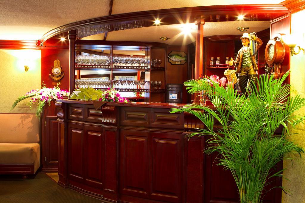 Bogdan Khmelnytskyi Hotel Kijev Kültér fotó
