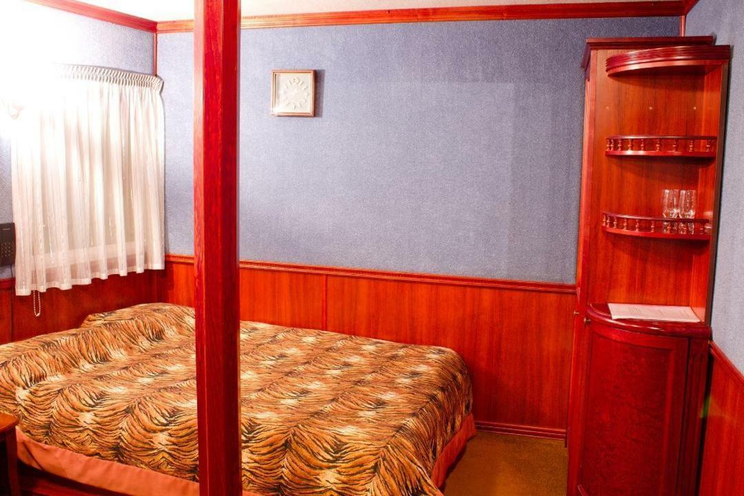 Bogdan Khmelnytskyi Hotel Kijev Kültér fotó